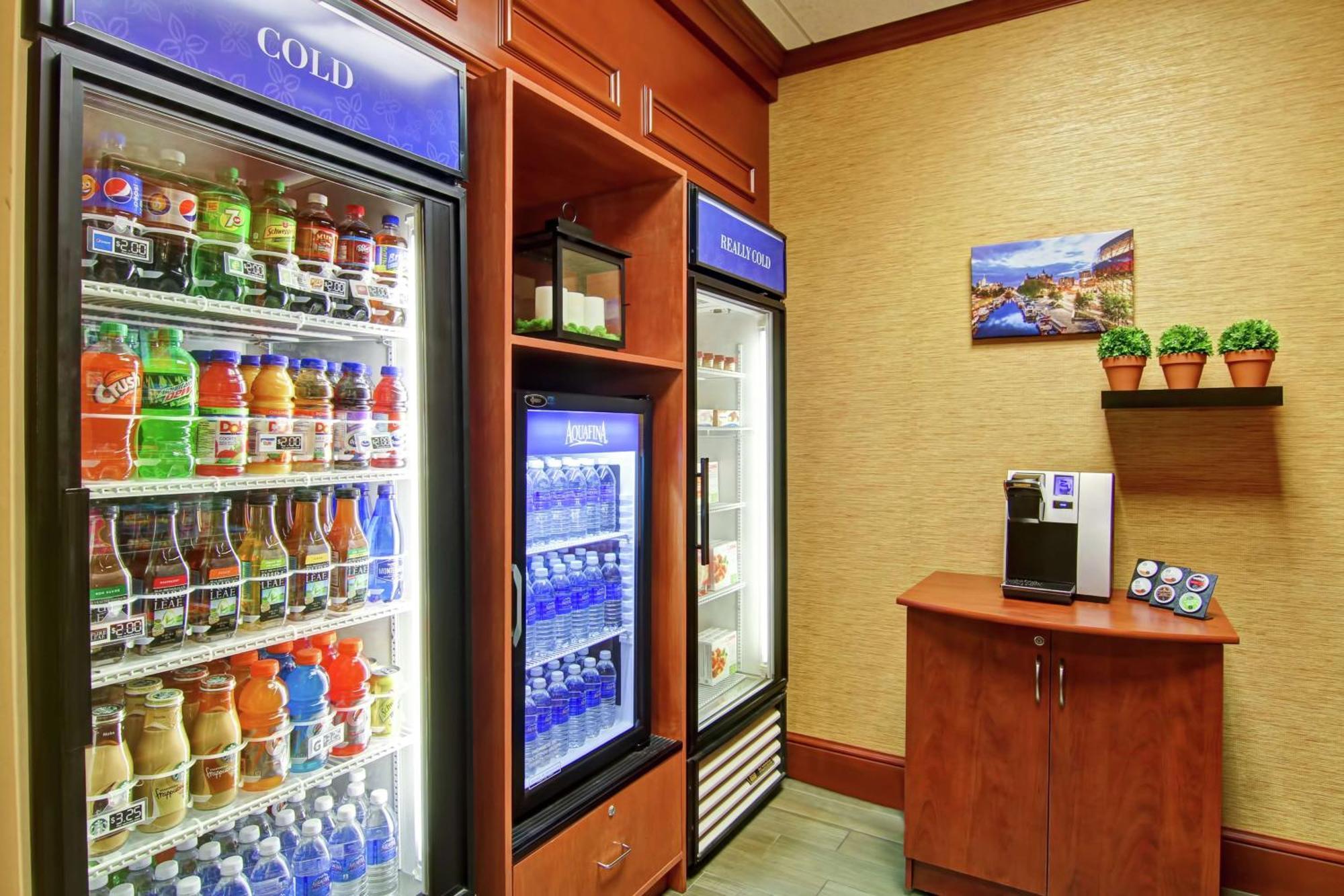 Hilton Garden Inn Ottawa Airport Kültér fotó